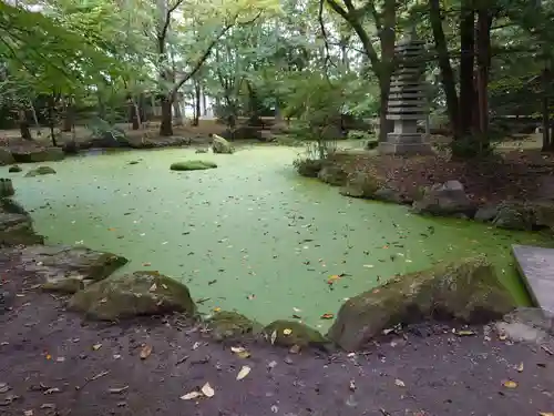 帯廣神社の庭園