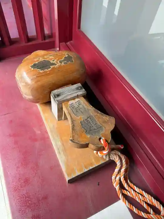 箱根神社の{uncategorized: "未分類", other: "その他", undefined: "問題あり", building: "その他建物", grave: "お墓", sacred_gate: "鳥居", guardian: "狛犬", statue: "像", buddha: "仏像", history: "歴史", nature: "自然", garden: "庭園", animal: "動物", pagoda: "塔", temizu: "手水舎", mountain_gate: "山門・神門", sanctuary: "本殿・本堂", subordinate: "末社・摂社", art: "芸術", scenery: "景色", jizo: "地蔵", ema: "絵馬", goshuin: "御朱印", omikuji: "おみくじ", items: "授与品その他", amulet: "お守り", goshuincho: "御朱印帳", eats: "食事", festival: "お祭り", votive_dance: "神楽", shichigosan: "七五三参", wedding: "結婚式", experience: "体験その他", initially: "初詣", around: "周辺", anti_infection: "感染症対策"}