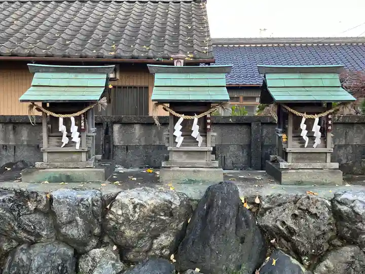 堤治神社の末社・摂社