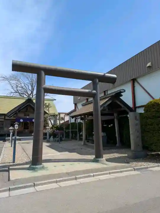 亀田龍神社の{uncategorized: "未分類", other: "その他", undefined: "問題あり", building: "その他建物", grave: "お墓", sacred_gate: "鳥居", guardian: "狛犬", statue: "像", buddha: "仏像", history: "歴史", nature: "自然", garden: "庭園", animal: "動物", pagoda: "塔", temizu: "手水舎", mountain_gate: "山門・神門", sanctuary: "本殿・本堂", subordinate: "末社・摂社", art: "芸術", scenery: "景色", jizo: "地蔵", ema: "絵馬", goshuin: "御朱印", omikuji: "おみくじ", items: "授与品その他", amulet: "お守り", goshuincho: "御朱印帳", eats: "食事", festival: "お祭り", votive_dance: "神楽", shichigosan: "七五三参", wedding: "結婚式", experience: "体験その他", initially: "初詣", around: "周辺", anti_infection: "感染症対策"}