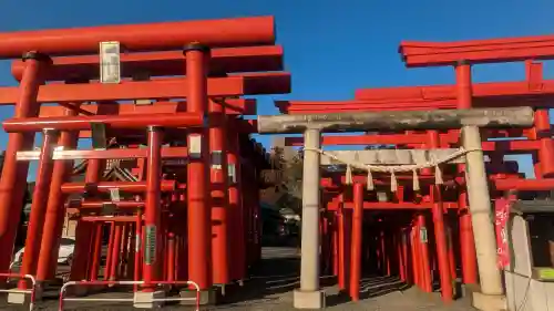 小泉稲荷神社の{uncategorized: "未分類", other: "その他", undefined: "問題あり", building: "その他建物", grave: "お墓", sacred_gate: "鳥居", guardian: "狛犬", statue: "像", buddha: "仏像", history: "歴史", nature: "自然", garden: "庭園", animal: "動物", pagoda: "塔", temizu: "手水舎", mountain_gate: "山門・神門", sanctuary: "本殿・本堂", subordinate: "末社・摂社", art: "芸術", scenery: "景色", jizo: "地蔵", ema: "絵馬", goshuin: "御朱印", omikuji: "おみくじ", items: "授与品その他", amulet: "お守り", goshuincho: "御朱印帳", eats: "食事", festival: "お祭り", votive_dance: "神楽", shichigosan: "七五三参", wedding: "結婚式", experience: "体験その他", initially: "初詣", around: "周辺", anti_infection: "感染症対策"}