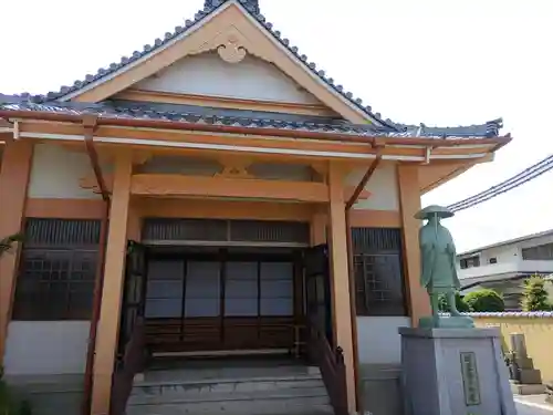 信楽寺の本殿・本堂