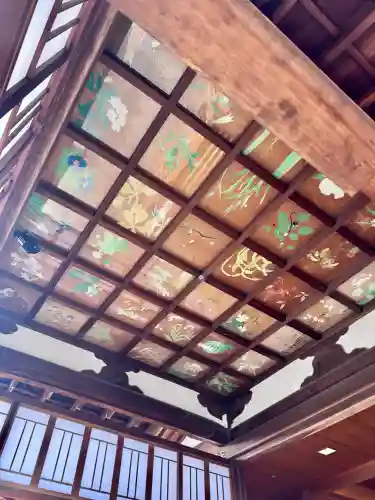 車折神社の{uncategorized: "未分類", other: "その他", undefined: "問題あり", building: "その他建物", grave: "お墓", sacred_gate: "鳥居", guardian: "狛犬", statue: "像", buddha: "仏像", history: "歴史", nature: "自然", garden: "庭園", animal: "動物", pagoda: "塔", temizu: "手水舎", mountain_gate: "山門・神門", sanctuary: "本殿・本堂", subordinate: "末社・摂社", art: "芸術", scenery: "景色", jizo: "地蔵", ema: "絵馬", goshuin: "御朱印", omikuji: "おみくじ", items: "授与品その他", amulet: "お守り", goshuincho: "御朱印帳", eats: "食事", festival: "お祭り", votive_dance: "神楽", shichigosan: "七五三参", wedding: "結婚式", experience: "体験その他", initially: "初詣", around: "周辺", anti_infection: "感染症対策"}