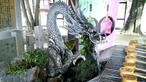 真清田神社の手水舎