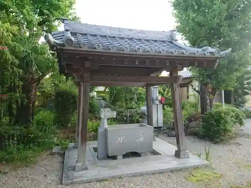西光寺の手水舎
