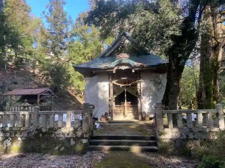 山神社の{uncategorized: "未分類", other: "その他", undefined: "問題あり", building: "その他建物", grave: "お墓", sacred_gate: "鳥居", guardian: "狛犬", statue: "像", buddha: "仏像", history: "歴史", nature: "自然", garden: "庭園", animal: "動物", pagoda: "塔", temizu: "手水舎", mountain_gate: "山門・神門", sanctuary: "本殿・本堂", subordinate: "末社・摂社", art: "芸術", scenery: "景色", jizo: "地蔵", ema: "絵馬", goshuin: "御朱印", omikuji: "おみくじ", items: "授与品その他", amulet: "お守り", goshuincho: "御朱印帳", eats: "食事", festival: "お祭り", votive_dance: "神楽", shichigosan: "七五三参", wedding: "結婚式", experience: "体験その他", initially: "初詣", around: "周辺", anti_infection: "感染症対策"}