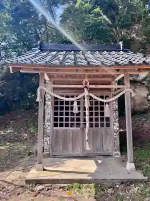 三嶋神社・水天宮の{uncategorized: "未分類", other: "その他", undefined: "問題あり", building: "その他建物", grave: "お墓", sacred_gate: "鳥居", guardian: "狛犬", statue: "像", buddha: "仏像", history: "歴史", nature: "自然", garden: "庭園", animal: "動物", pagoda: "塔", temizu: "手水舎", mountain_gate: "山門・神門", sanctuary: "本殿・本堂", subordinate: "末社・摂社", art: "芸術", scenery: "景色", jizo: "地蔵", ema: "絵馬", goshuin: "御朱印", omikuji: "おみくじ", items: "授与品その他", amulet: "お守り", goshuincho: "御朱印帳", eats: "食事", festival: "お祭り", votive_dance: "神楽", shichigosan: "七五三参", wedding: "結婚式", experience: "体験その他", initially: "初詣", around: "周辺", anti_infection: "感染症対策"}