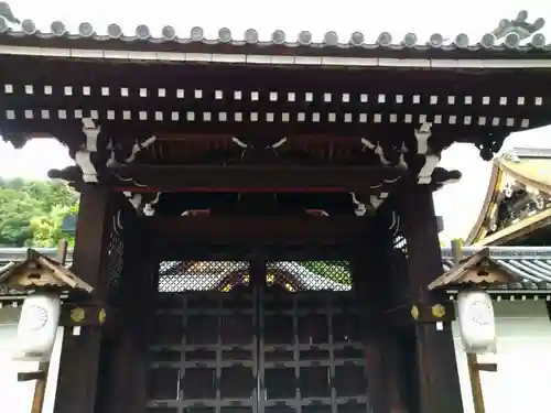 御寺 泉涌寺の山門