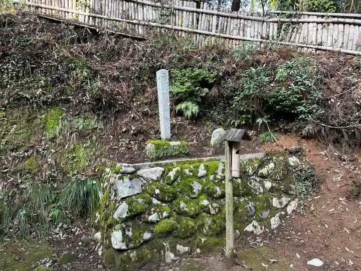 温泉神社の{uncategorized: "未分類", other: "その他", undefined: "問題あり", building: "その他建物", grave: "お墓", sacred_gate: "鳥居", guardian: "狛犬", statue: "像", buddha: "仏像", history: "歴史", nature: "自然", garden: "庭園", animal: "動物", pagoda: "塔", temizu: "手水舎", mountain_gate: "山門・神門", sanctuary: "本殿・本堂", subordinate: "末社・摂社", art: "芸術", scenery: "景色", jizo: "地蔵", ema: "絵馬", goshuin: "御朱印", omikuji: "おみくじ", items: "授与品その他", amulet: "お守り", goshuincho: "御朱印帳", eats: "食事", festival: "お祭り", votive_dance: "神楽", shichigosan: "七五三参", wedding: "結婚式", experience: "体験その他", initially: "初詣", around: "周辺", anti_infection: "感染症対策"}