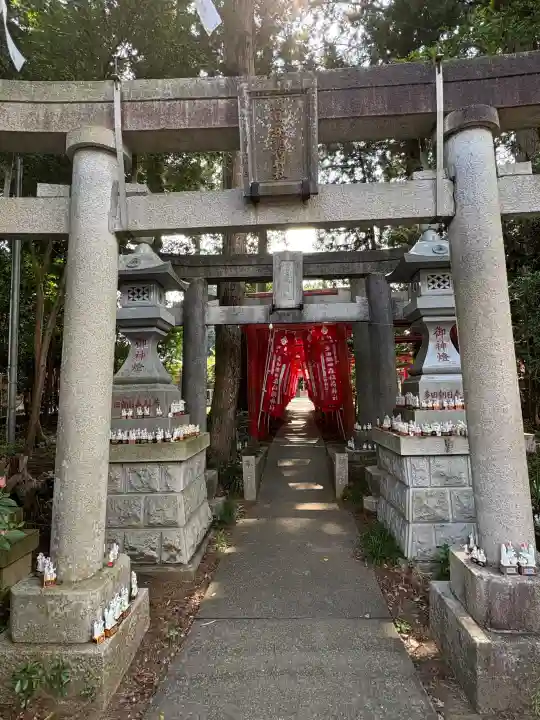 多田朝日森稲荷神社の{uncategorized: "未分類", other: "その他", undefined: "問題あり", building: "その他建物", grave: "お墓", sacred_gate: "鳥居", guardian: "狛犬", statue: "像", buddha: "仏像", history: "歴史", nature: "自然", garden: "庭園", animal: "動物", pagoda: "塔", temizu: "手水舎", mountain_gate: "山門・神門", sanctuary: "本殿・本堂", subordinate: "末社・摂社", art: "芸術", scenery: "景色", jizo: "地蔵", ema: "絵馬", goshuin: "御朱印", omikuji: "おみくじ", items: "授与品その他", amulet: "お守り", goshuincho: "御朱印帳", eats: "食事", festival: "お祭り", votive_dance: "神楽", shichigosan: "七五三参", wedding: "結婚式", experience: "体験その他", initially: "初詣", around: "周辺", anti_infection: "感染症対策"}