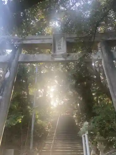 長浜神社の{uncategorized: "未分類", other: "その他", undefined: "問題あり", building: "その他建物", grave: "お墓", sacred_gate: "鳥居", guardian: "狛犬", statue: "像", buddha: "仏像", history: "歴史", nature: "自然", garden: "庭園", animal: "動物", pagoda: "塔", temizu: "手水舎", mountain_gate: "山門・神門", sanctuary: "本殿・本堂", subordinate: "末社・摂社", art: "芸術", scenery: "景色", jizo: "地蔵", ema: "絵馬", goshuin: "御朱印", omikuji: "おみくじ", items: "授与品その他", amulet: "お守り", goshuincho: "御朱印帳", eats: "食事", festival: "お祭り", votive_dance: "神楽", shichigosan: "七五三参", wedding: "結婚式", experience: "体験その他", initially: "初詣", around: "周辺", anti_infection: "感染症対策"}