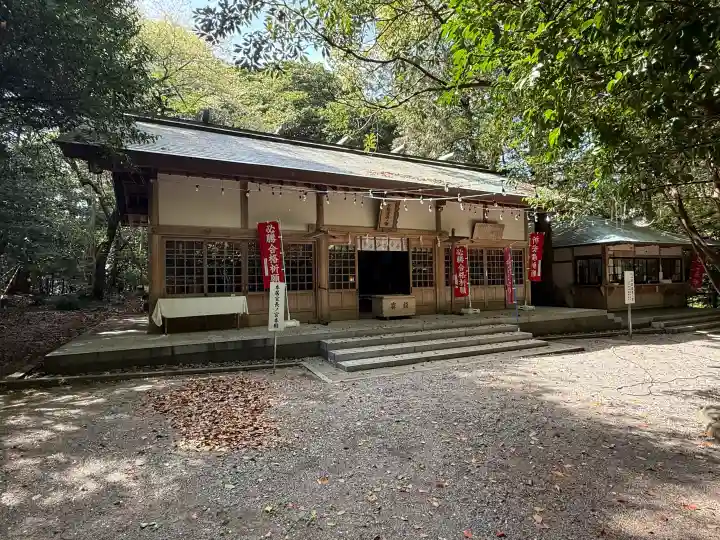 本居宣長ノ宮の{uncategorized: "未分類", other: "その他", undefined: "問題あり", building: "その他建物", grave: "お墓", sacred_gate: "鳥居", guardian: "狛犬", statue: "像", buddha: "仏像", history: "歴史", nature: "自然", garden: "庭園", animal: "動物", pagoda: "塔", temizu: "手水舎", mountain_gate: "山門・神門", sanctuary: "本殿・本堂", subordinate: "末社・摂社", art: "芸術", scenery: "景色", jizo: "地蔵", ema: "絵馬", goshuin: "御朱印", omikuji: "おみくじ", items: "授与品その他", amulet: "お守り", goshuincho: "御朱印帳", eats: "食事", festival: "お祭り", votive_dance: "神楽", shichigosan: "七五三参", wedding: "結婚式", experience: "体験その他", initially: "初詣", around: "周辺", anti_infection: "感染症対策"}