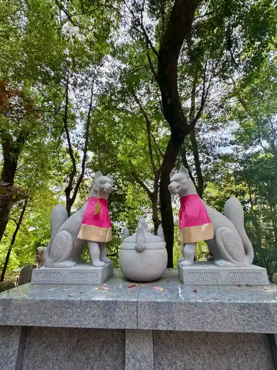 伏見稲荷大社の{uncategorized: "未分類", other: "その他", undefined: "問題あり", building: "その他建物", grave: "お墓", sacred_gate: "鳥居", guardian: "狛犬", statue: "像", buddha: "仏像", history: "歴史", nature: "自然", garden: "庭園", animal: "動物", pagoda: "塔", temizu: "手水舎", mountain_gate: "山門・神門", sanctuary: "本殿・本堂", subordinate: "末社・摂社", art: "芸術", scenery: "景色", jizo: "地蔵", ema: "絵馬", goshuin: "御朱印", omikuji: "おみくじ", items: "授与品その他", amulet: "お守り", goshuincho: "御朱印帳", eats: "食事", festival: "お祭り", votive_dance: "神楽", shichigosan: "七五三参", wedding: "結婚式", experience: "体験その他", initially: "初詣", around: "周辺", anti_infection: "感染症対策"}