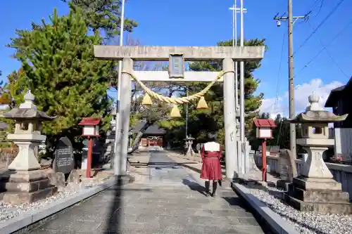 神明社（一ツ木神明社）の{uncategorized: "未分類", other: "その他", undefined: "問題あり", building: "その他建物", grave: "お墓", sacred_gate: "鳥居", guardian: "狛犬", statue: "像", buddha: "仏像", history: "歴史", nature: "自然", garden: "庭園", animal: "動物", pagoda: "塔", temizu: "手水舎", mountain_gate: "山門・神門", sanctuary: "本殿・本堂", subordinate: "末社・摂社", art: "芸術", scenery: "景色", jizo: "地蔵", ema: "絵馬", goshuin: "御朱印", omikuji: "おみくじ", items: "授与品その他", amulet: "お守り", goshuincho: "御朱印帳", eats: "食事", festival: "お祭り", votive_dance: "神楽", shichigosan: "七五三参", wedding: "結婚式", experience: "体験その他", initially: "初詣", around: "周辺", anti_infection: "感染症対策"}