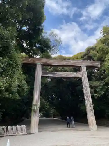 熱田神宮の{uncategorized: "未分類", other: "その他", undefined: "問題あり", building: "その他建物", grave: "お墓", sacred_gate: "鳥居", guardian: "狛犬", statue: "像", buddha: "仏像", history: "歴史", nature: "自然", garden: "庭園", animal: "動物", pagoda: "塔", temizu: "手水舎", mountain_gate: "山門・神門", sanctuary: "本殿・本堂", subordinate: "末社・摂社", art: "芸術", scenery: "景色", jizo: "地蔵", ema: "絵馬", goshuin: "御朱印", omikuji: "おみくじ", items: "授与品その他", amulet: "お守り", goshuincho: "御朱印帳", eats: "食事", festival: "お祭り", votive_dance: "神楽", shichigosan: "七五三参", wedding: "結婚式", experience: "体験その他", initially: "初詣", around: "周辺", anti_infection: "感染症対策"}