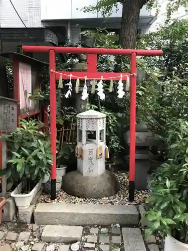 三崎稲荷神社の鳥居