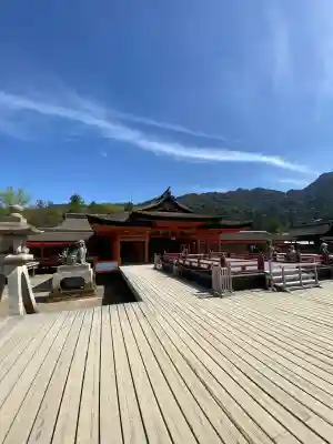 厳島神社の{uncategorized: "未分類", other: "その他", undefined: "問題あり", building: "その他建物", grave: "お墓", sacred_gate: "鳥居", guardian: "狛犬", statue: "像", buddha: "仏像", history: "歴史", nature: "自然", garden: "庭園", animal: "動物", pagoda: "塔", temizu: "手水舎", mountain_gate: "山門・神門", sanctuary: "本殿・本堂", subordinate: "末社・摂社", art: "芸術", scenery: "景色", jizo: "地蔵", ema: "絵馬", goshuin: "御朱印", omikuji: "おみくじ", items: "授与品その他", amulet: "お守り", goshuincho: "御朱印帳", eats: "食事", festival: "お祭り", votive_dance: "神楽", shichigosan: "七五三参", wedding: "結婚式", experience: "体験その他", initially: "初詣", around: "周辺", anti_infection: "感染症対策"}