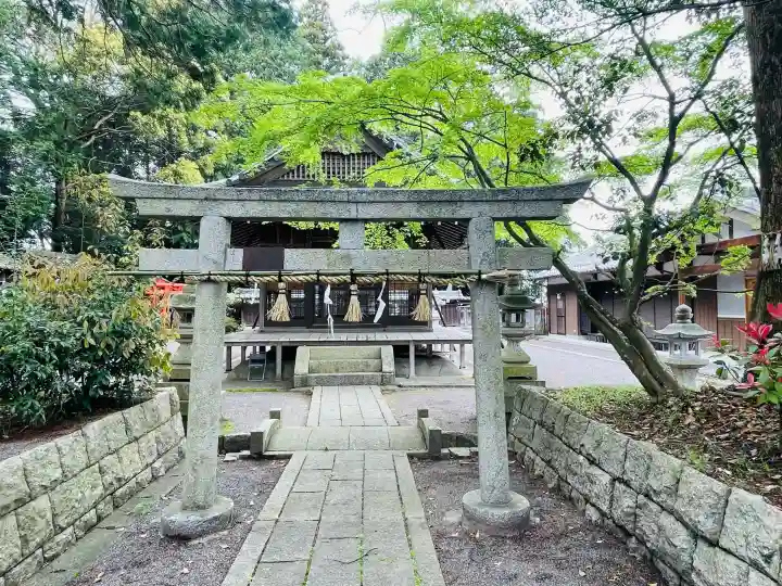 大澤八幡社の{uncategorized: "未分類", other: "その他", undefined: "問題あり", building: "その他建物", grave: "お墓", sacred_gate: "鳥居", guardian: "狛犬", statue: "像", buddha: "仏像", history: "歴史", nature: "自然", garden: "庭園", animal: "動物", pagoda: "塔", temizu: "手水舎", mountain_gate: "山門・神門", sanctuary: "本殿・本堂", subordinate: "末社・摂社", art: "芸術", scenery: "景色", jizo: "地蔵", ema: "絵馬", goshuin: "御朱印", omikuji: "おみくじ", items: "授与品その他", amulet: "お守り", goshuincho: "御朱印帳", eats: "食事", festival: "お祭り", votive_dance: "神楽", shichigosan: "七五三参", wedding: "結婚式", experience: "体験その他", initially: "初詣", around: "周辺", anti_infection: "感染症対策"}