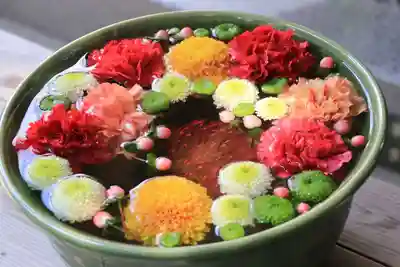 滑川神社 - 仕事と子どもの守り神の手水舎