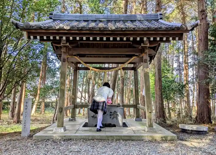 神明社(高木神明社)の手水舎