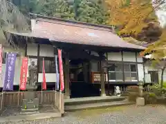 長根寺の本殿