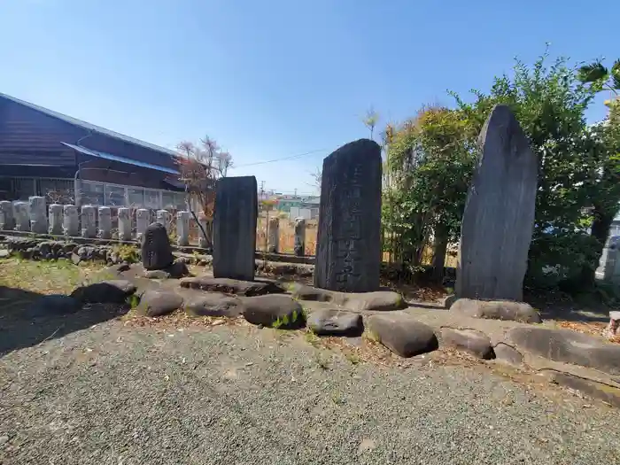 雷電神社の建物その他