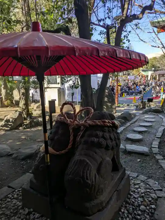 浅草神社の{uncategorized: "未分類", other: "その他", undefined: "問題あり", building: "その他建物", grave: "お墓", sacred_gate: "鳥居", guardian: "狛犬", statue: "像", buddha: "仏像", history: "歴史", nature: "自然", garden: "庭園", animal: "動物", pagoda: "塔", temizu: "手水舎", mountain_gate: "山門・神門", sanctuary: "本殿・本堂", subordinate: "末社・摂社", art: "芸術", scenery: "景色", jizo: "地蔵", ema: "絵馬", goshuin: "御朱印", omikuji: "おみくじ", items: "授与品その他", amulet: "お守り", goshuincho: "御朱印帳", eats: "食事", festival: "お祭り", votive_dance: "神楽", shichigosan: "七五三参", wedding: "結婚式", experience: "体験その他", initially: "初詣", around: "周辺", anti_infection: "感染症対策"}
