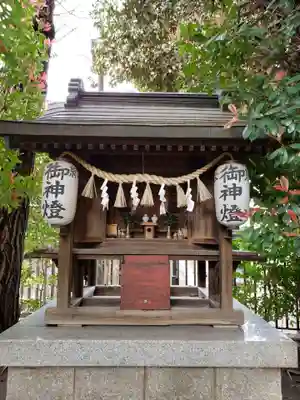 上高田氷川神社の末社・摂社