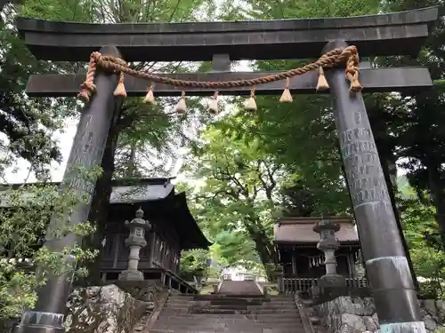 諏訪大社上社前宮の鳥居