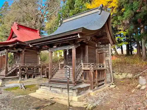 烏帽子山八幡宮の末社・摂社