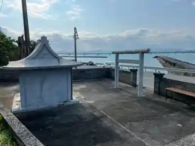 古宇利の竜宮(沖縄県)