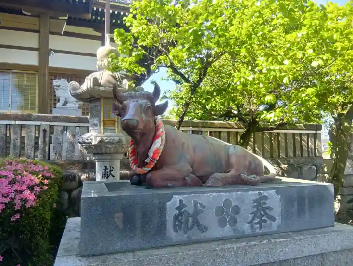 天神神社(柳津天神神社)の{uncategorized: "未分類", other: "その他", undefined: "問題あり", building: "その他建物", grave: "お墓", sacred_gate: "鳥居", guardian: "狛犬", statue: "像", buddha: "仏像", history: "歴史", nature: "自然", garden: "庭園", animal: "動物", pagoda: "塔", temizu: "手水舎", mountain_gate: "山門・神門", sanctuary: "本殿・本堂", subordinate: "末社・摂社", art: "芸術", scenery: "景色", jizo: "地蔵", ema: "絵馬", goshuin: "御朱印", omikuji: "おみくじ", items: "授与品その他", amulet: "お守り", goshuincho: "御朱印帳", eats: "食事", festival: "お祭り", votive_dance: "神楽", shichigosan: "七五三参", wedding: "結婚式", experience: "体験その他", initially: "初詣", around: "周辺", anti_infection: "感染症対策"}
