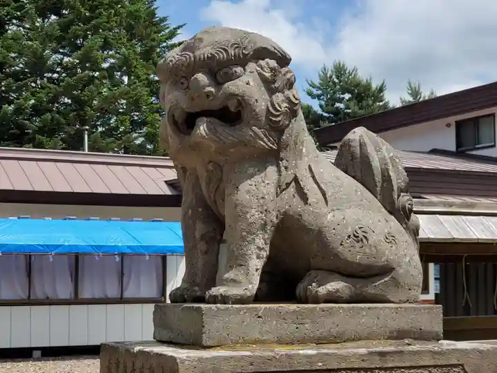 女満別神社の狛犬