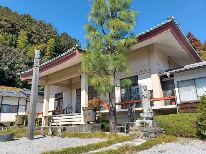 永源寺の{uncategorized: "未分類", other: "その他", undefined: "問題あり", building: "その他建物", grave: "お墓", sacred_gate: "鳥居", guardian: "狛犬", statue: "像", buddha: "仏像", history: "歴史", nature: "自然", garden: "庭園", animal: "動物", pagoda: "塔", temizu: "手水舎", mountain_gate: "山門・神門", sanctuary: "本殿・本堂", subordinate: "末社・摂社", art: "芸術", scenery: "景色", jizo: "地蔵", ema: "絵馬", goshuin: "御朱印", omikuji: "おみくじ", items: "授与品その他", amulet: "お守り", goshuincho: "御朱印帳", eats: "食事", festival: "お祭り", votive_dance: "神楽", shichigosan: "七五三参", wedding: "結婚式", experience: "体験その他", initially: "初詣", around: "周辺", anti_infection: "感染症対策"}