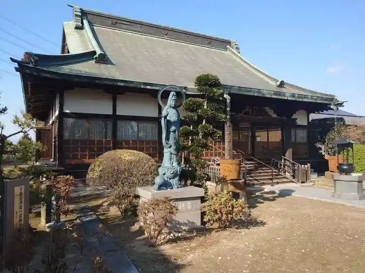 華蔵寺の本殿・本堂