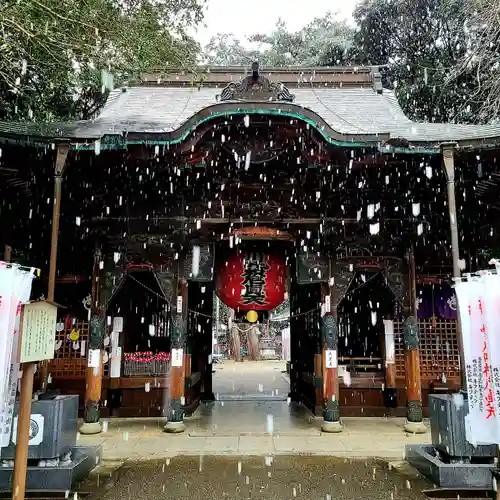 豊川閣　妙厳寺の山門