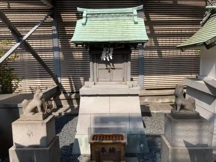 三松稲荷・活動大黒天の本殿・本堂