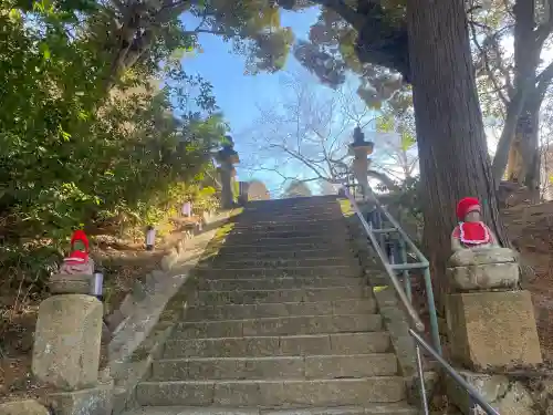 花山院菩提寺の{uncategorized: "未分類", other: "その他", undefined: "問題あり", building: "その他建物", grave: "お墓", sacred_gate: "鳥居", guardian: "狛犬", statue: "像", buddha: "仏像", history: "歴史", nature: "自然", garden: "庭園", animal: "動物", pagoda: "塔", temizu: "手水舎", mountain_gate: "山門・神門", sanctuary: "本殿・本堂", subordinate: "末社・摂社", art: "芸術", scenery: "景色", jizo: "地蔵", ema: "絵馬", goshuin: "御朱印", omikuji: "おみくじ", items: "授与品その他", amulet: "お守り", goshuincho: "御朱印帳", eats: "食事", festival: "お祭り", votive_dance: "神楽", shichigosan: "七五三参", wedding: "結婚式", experience: "体験その他", initially: "初詣", around: "周辺", anti_infection: "感染症対策"}