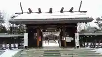 札幌護國神社の山門・神門
