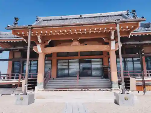 法専寺の{uncategorized: "未分類", other: "その他", undefined: "問題あり", building: "その他建物", grave: "お墓", sacred_gate: "鳥居", guardian: "狛犬", statue: "像", buddha: "仏像", history: "歴史", nature: "自然", garden: "庭園", animal: "動物", pagoda: "塔", temizu: "手水舎", mountain_gate: "山門・神門", sanctuary: "本殿・本堂", subordinate: "末社・摂社", art: "芸術", scenery: "景色", jizo: "地蔵", ema: "絵馬", goshuin: "御朱印", omikuji: "おみくじ", items: "授与品その他", amulet: "お守り", goshuincho: "御朱印帳", eats: "食事", festival: "お祭り", votive_dance: "神楽", shichigosan: "七五三参", wedding: "結婚式", experience: "体験その他", initially: "初詣", around: "周辺", anti_infection: "感染症対策"}