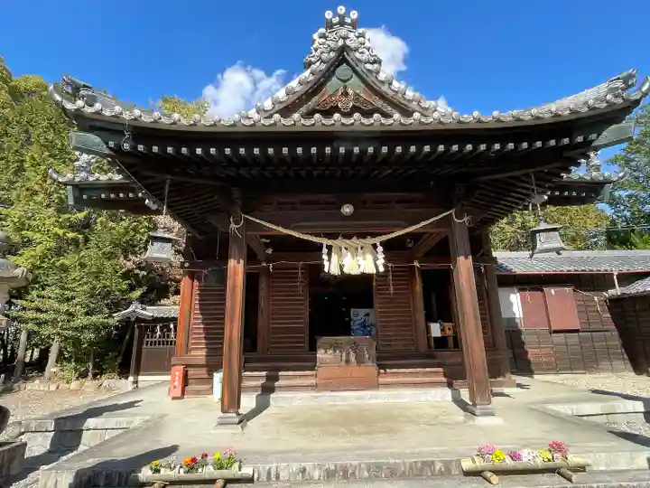 八柱神社の本殿・本堂