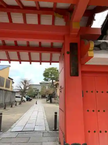 六道珍皇寺の山門