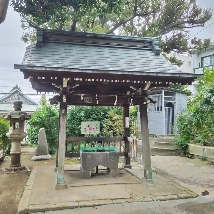 上高田氷川神社の手水舎