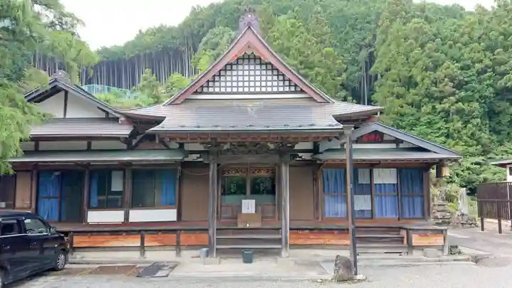 仏成寺の本殿・本堂