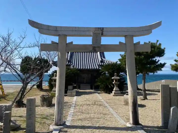枯木神社の{uncategorized: "未分類", other: "その他", undefined: "問題あり", building: "その他建物", grave: "お墓", sacred_gate: "鳥居", guardian: "狛犬", statue: "像", buddha: "仏像", history: "歴史", nature: "自然", garden: "庭園", animal: "動物", pagoda: "塔", temizu: "手水舎", mountain_gate: "山門・神門", sanctuary: "本殿・本堂", subordinate: "末社・摂社", art: "芸術", scenery: "景色", jizo: "地蔵", ema: "絵馬", goshuin: "御朱印", omikuji: "おみくじ", items: "授与品その他", amulet: "お守り", goshuincho: "御朱印帳", eats: "食事", festival: "お祭り", votive_dance: "神楽", shichigosan: "七五三参", wedding: "結婚式", experience: "体験その他", initially: "初詣", around: "周辺", anti_infection: "感染症対策"}