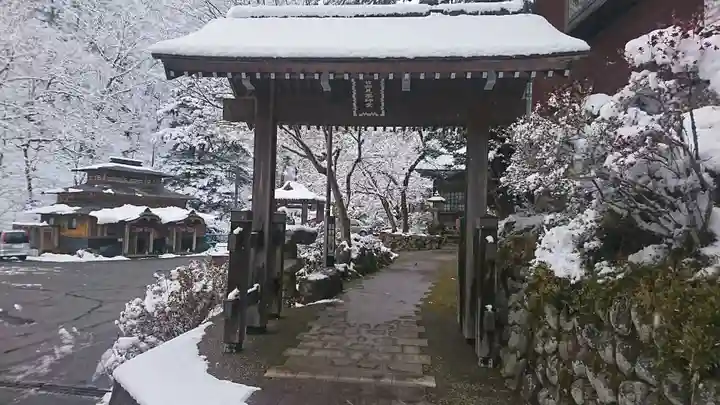 日向見薬師堂の山門・神門