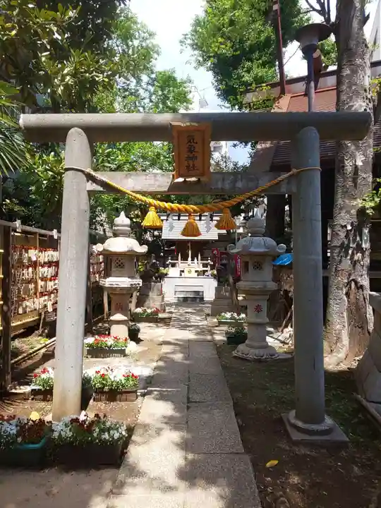 高円寺氷川神社の末社・摂社