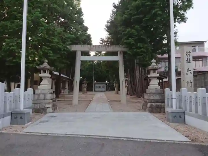 六所社(如意申町)の鳥居