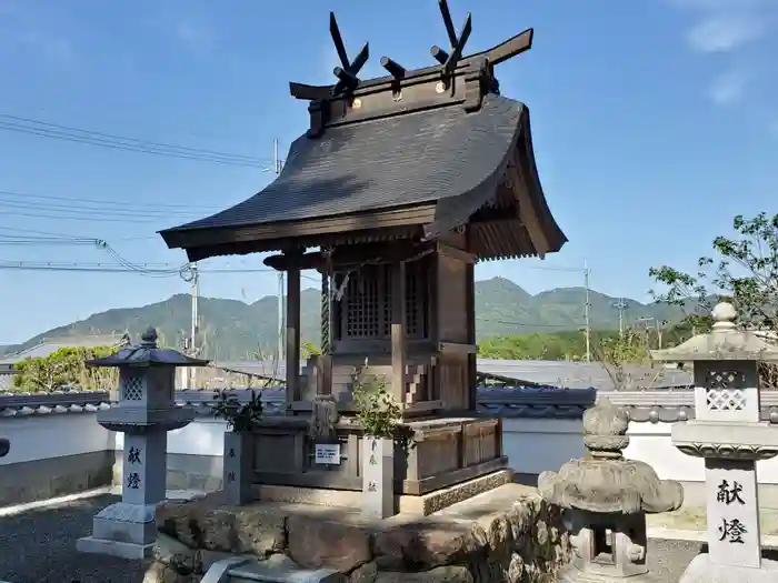 石見神社の本殿