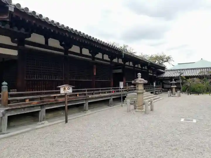 法隆寺の本殿・本堂
